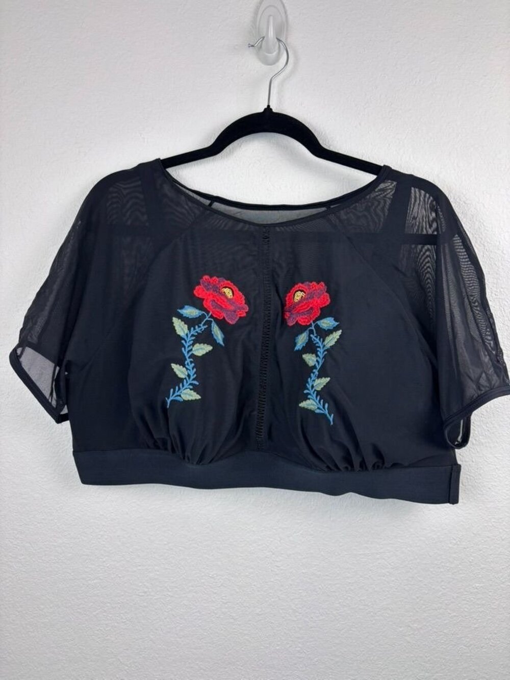 Cacique‎ women's 20 black short sleeve floral embroidered crop top bikini top